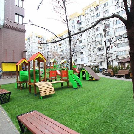 Sky House Central Apartment Kischinau Exterior foto