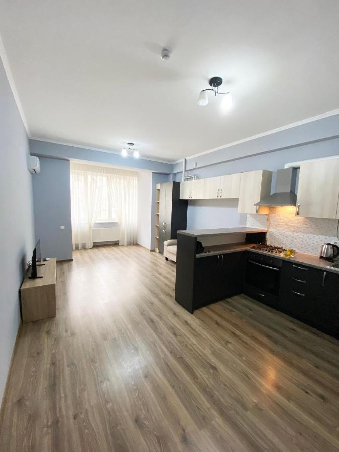 Sky House Central Apartment Kischinau Exterior foto