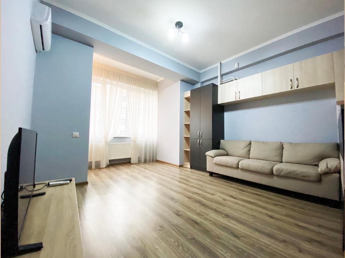 Sky House Central Apartment Kischinau Exterior foto